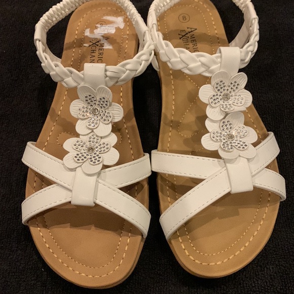 Women’s size 8 sandals - Picture 2 of 4
